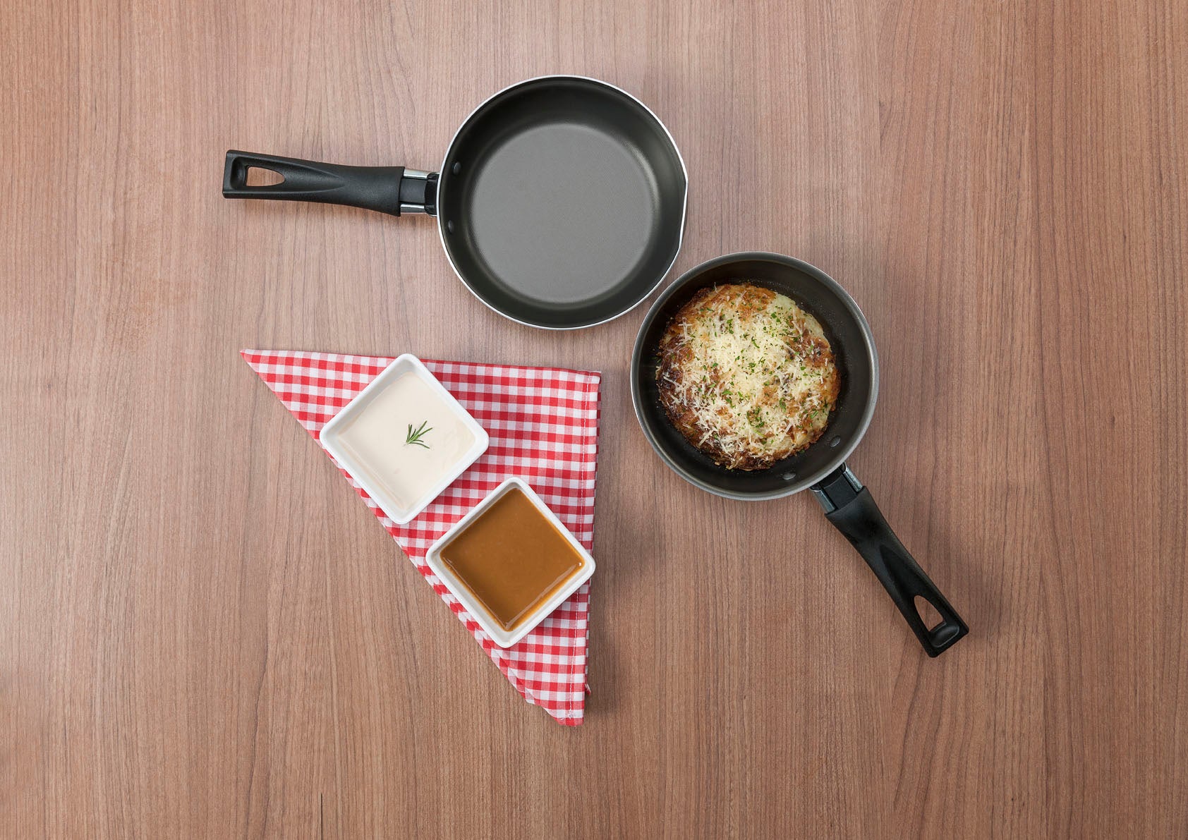 Brinox 20cm Non-stick Omelette Pan - Mess-Free and easy to cook and clean - Made in Brazil.