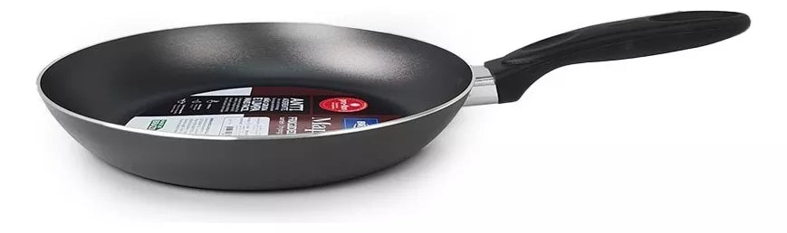 26 cm Non-stick Frying Pan - with Spatula easy to cook and clean - Made in Brazil.
