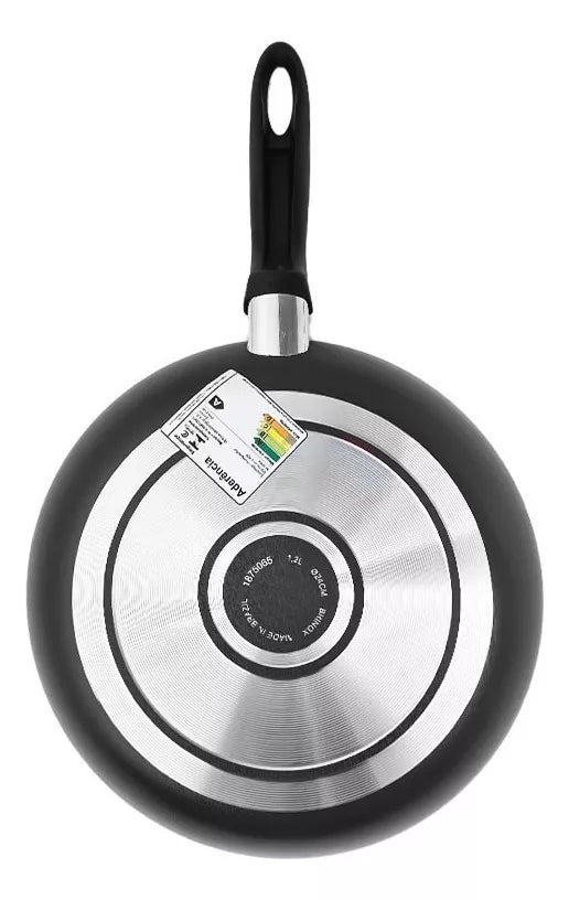 28 cm Non-stick Frying Pan - easy to cook and clean - Made in Brazil.