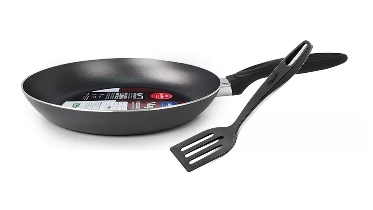 26 cm Non-stick Frying Pan - with Spatula easy to cook and clean - Made in Brazil.